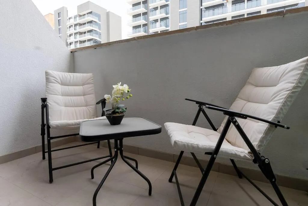 Cozy Studio In Azizi Riviera - Dubai Apartment